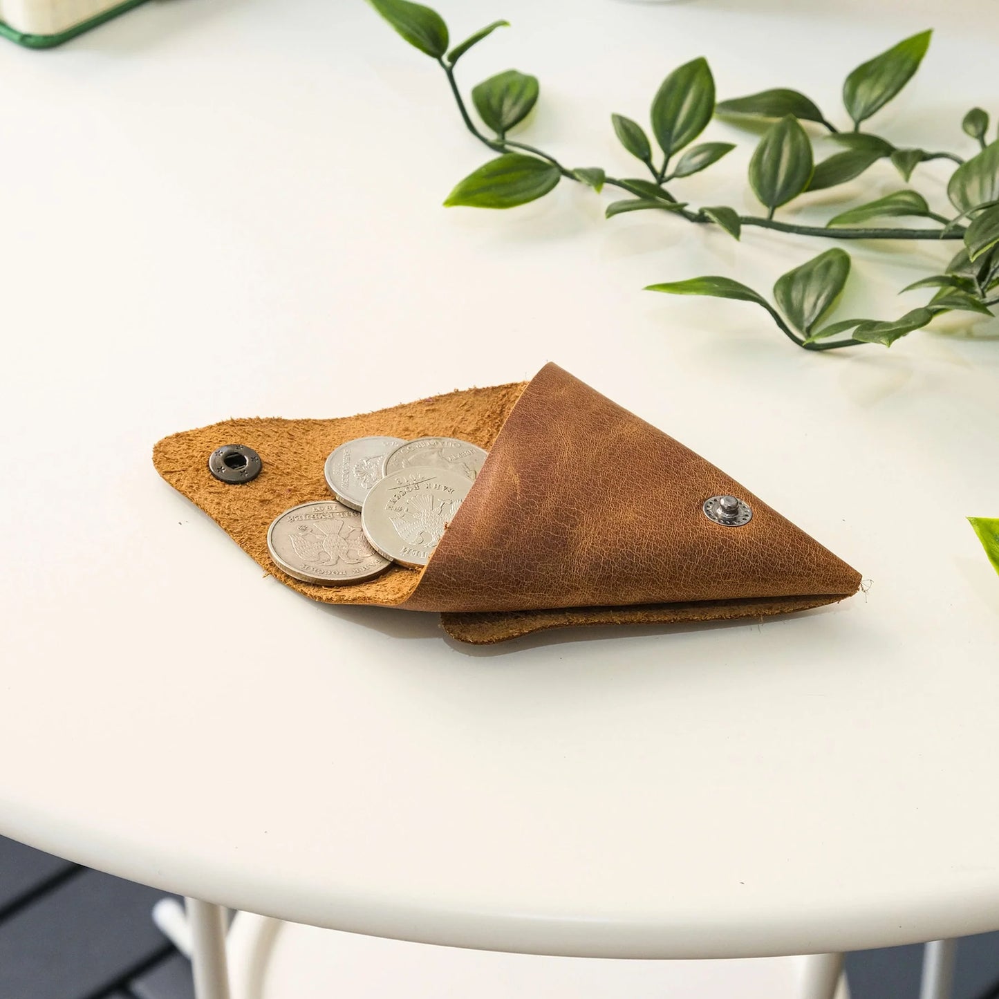 Discover the Elegance of Bamby Genuine Leather Coin Pouch – A Luxurious Minimalist Design for the Modern Man
