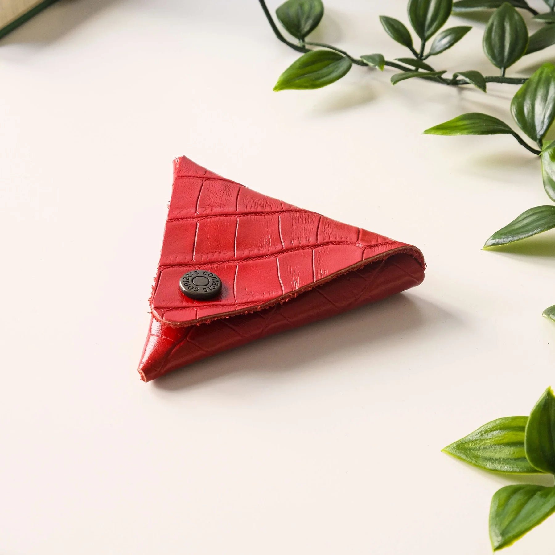 Discover the Elegance of Bamby Genuine Leather Coin Pouch – A Luxurious Minimalist Design for the Modern Man
