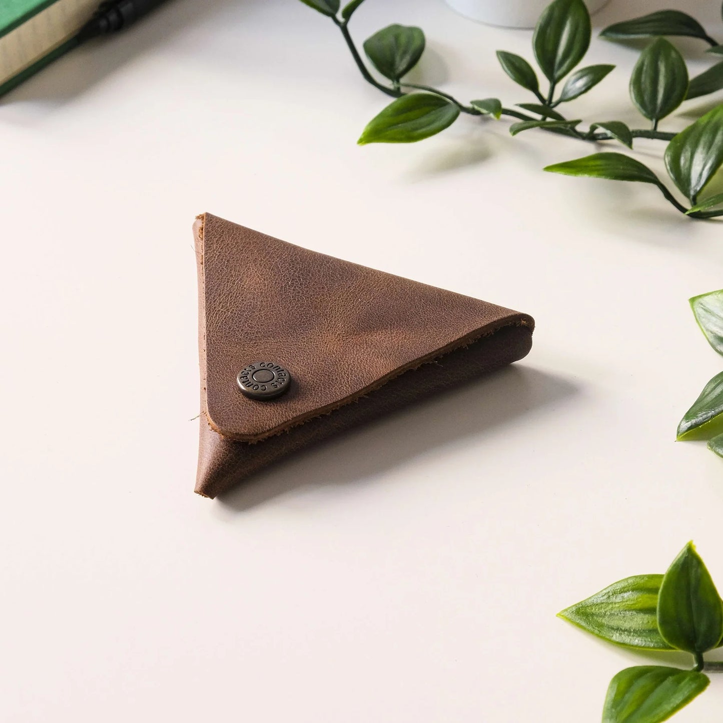 Discover the Elegance of Bamby Genuine Leather Coin Pouch – A Luxurious Minimalist Design for the Modern Man