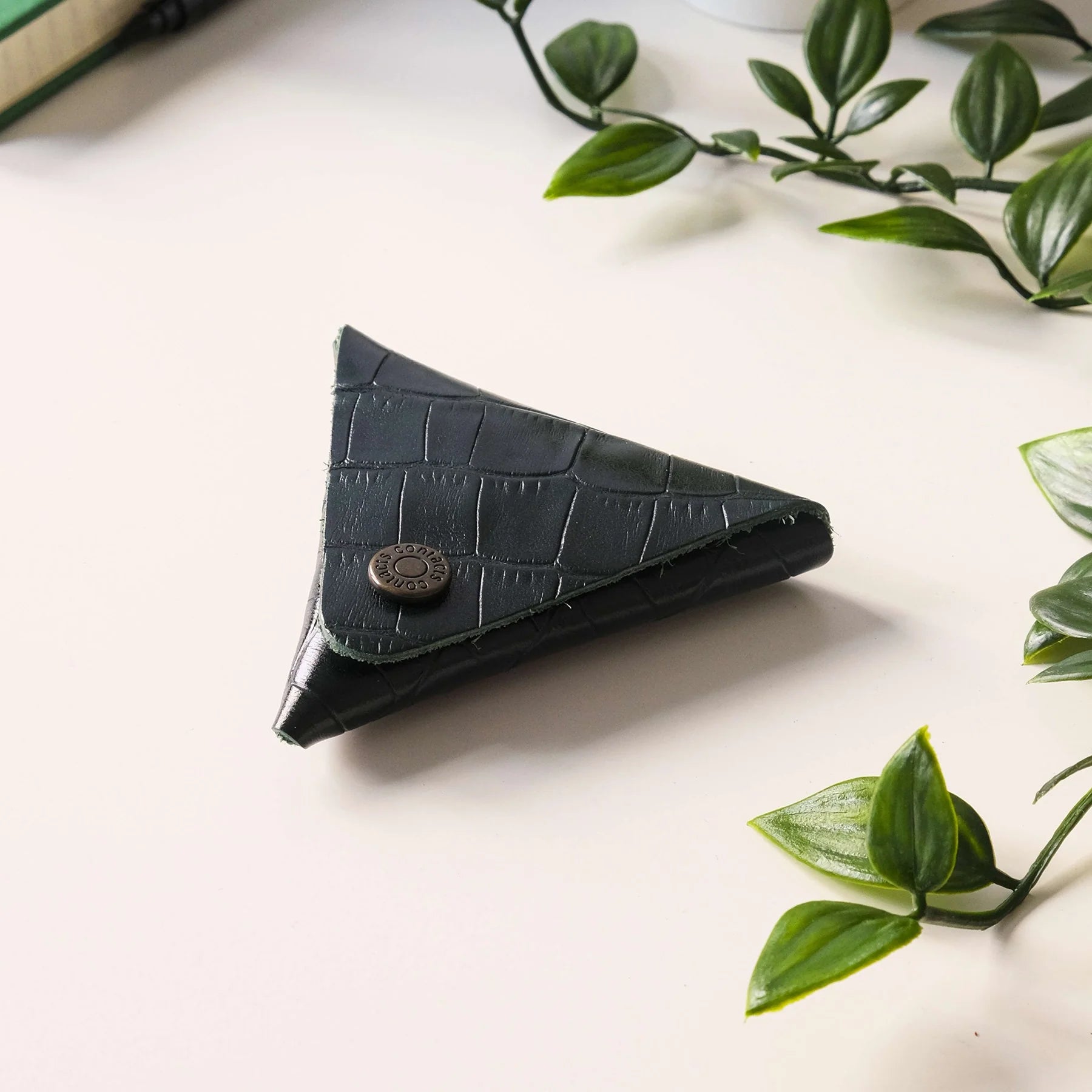 Discover the Elegance of Bamby Genuine Leather Coin Pouch – A Luxurious Minimalist Design for the Modern Man