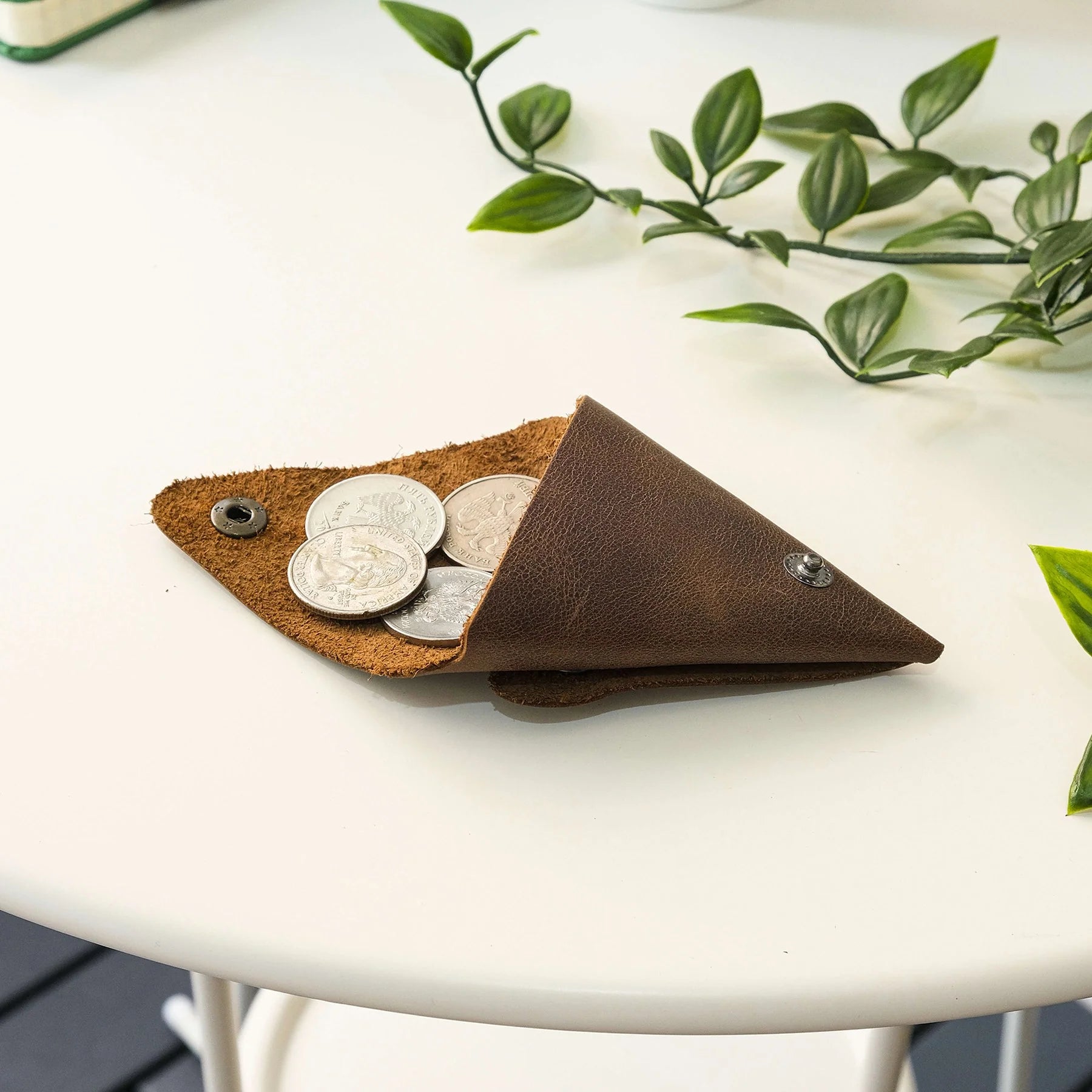 Discover the Elegance of Bamby Genuine Leather Coin Pouch – A Luxurious Minimalist Design for the Modern Man