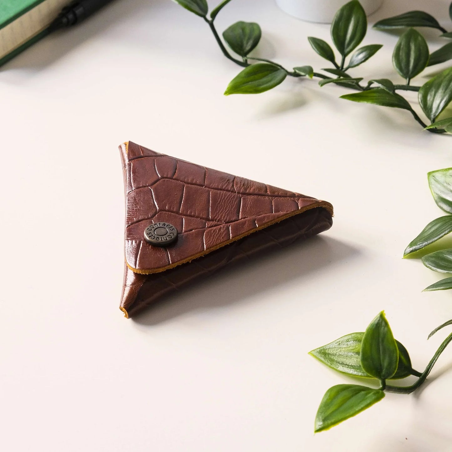 Discover the Elegance of Bamby Genuine Leather Coin Pouch – A Luxurious Minimalist Design for the Modern Man
