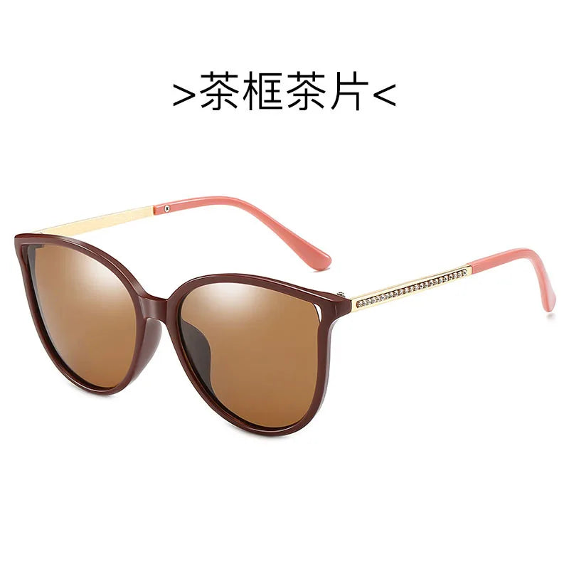 Elevate Your Outdoor Style with Women's Oversized Polarized Sunglasses - Perfect for Travel, Driving, and Adventure