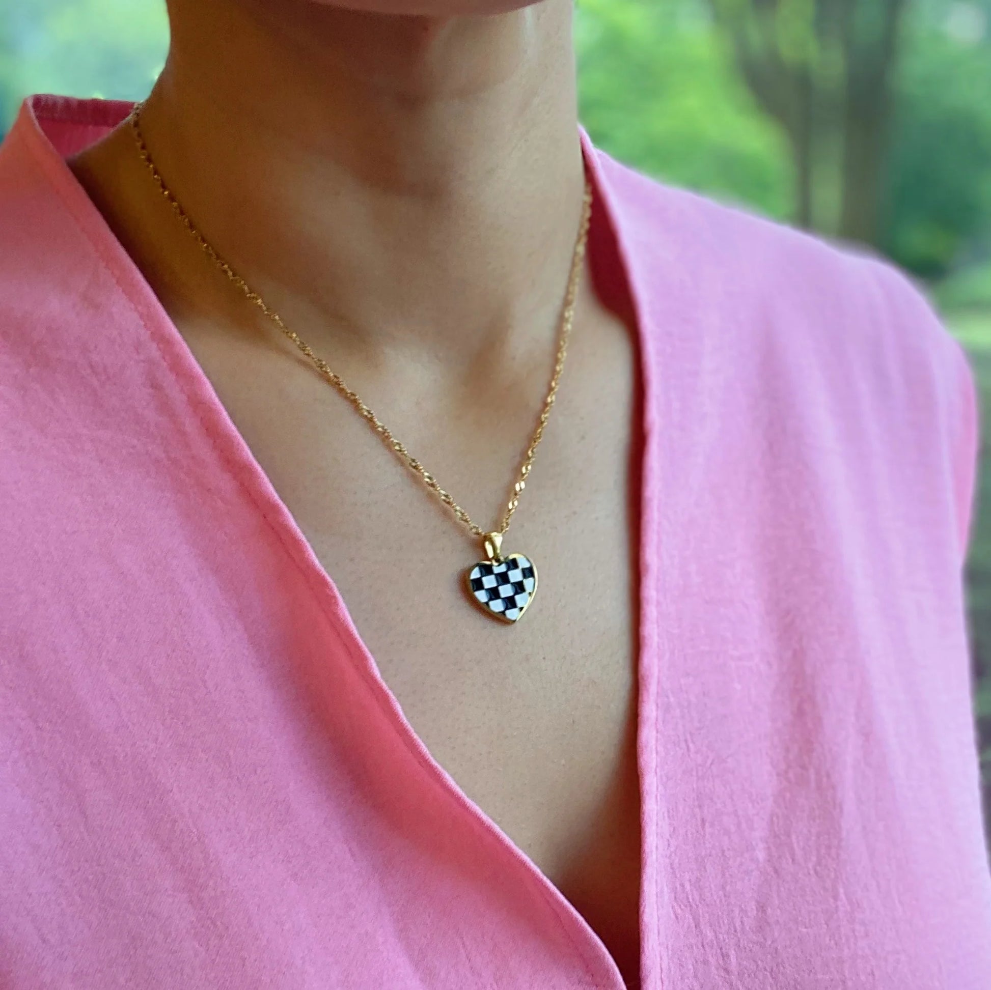 Dazzling Checkered Heart Pendant Necklace - Edgy Elegance for Every Occasion