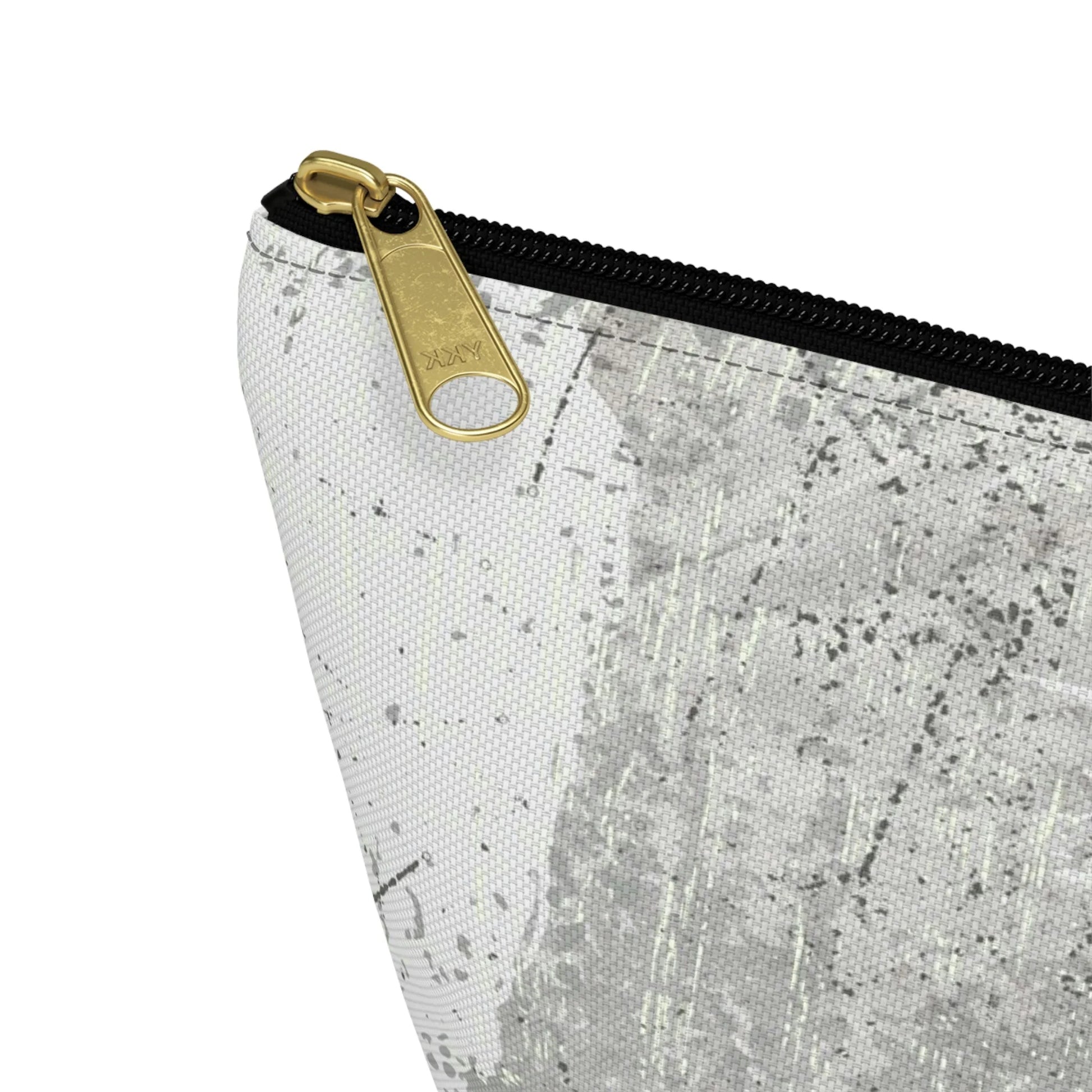 Experience Unmatched Style with the Angela Minimalist Accessory Pouch by Queennoble - Your Ultimate Companion for Organization!