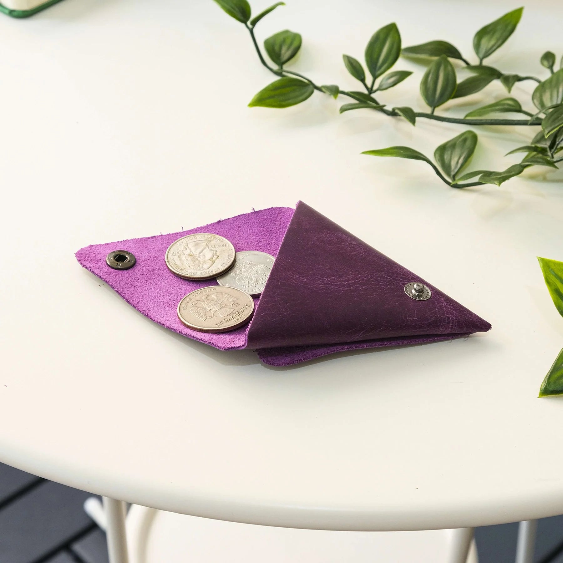 Discover the Elegance of Bamby Genuine Leather Coin Pouch – A Luxurious Minimalist Design for the Modern Man