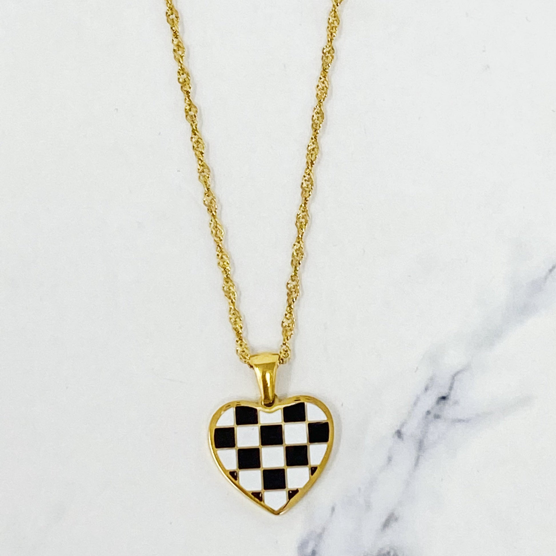 Dazzling Checkered Heart Pendant Necklace - Edgy Elegance for Every Occasion