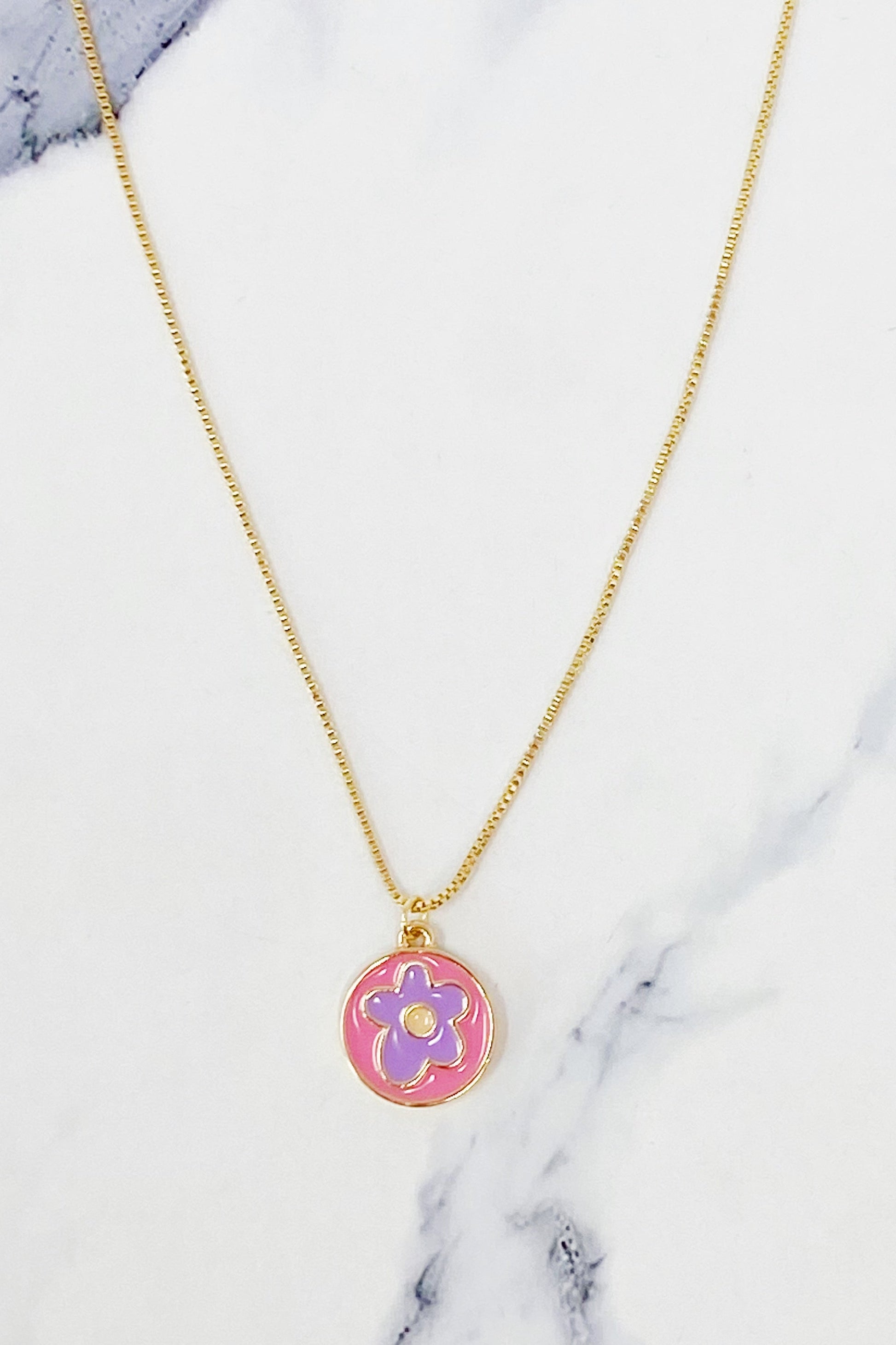 Brighten Your Look with the Floral Elegance Necklace – A Perfect Everyday Accessory!