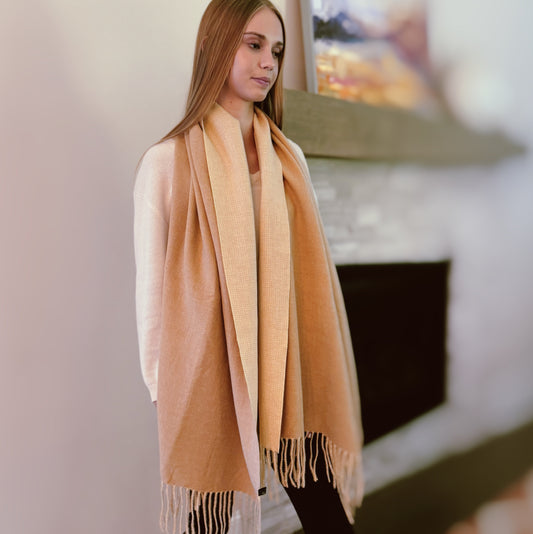 Transform Your Look with the Luxurious Reversible Double-Sided Scarf