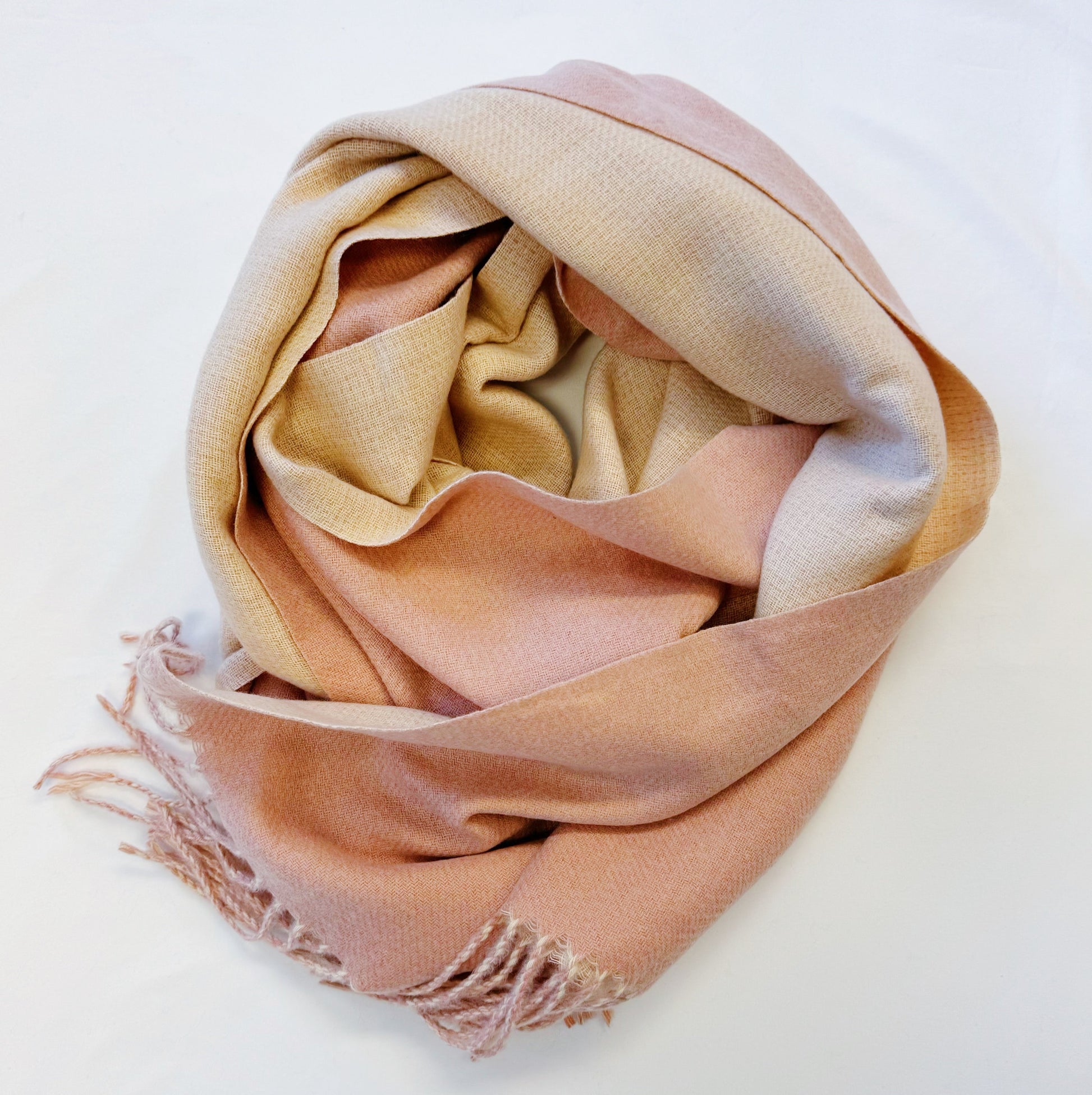 Transform Your Look with the Luxurious Reversible Double-Sided Scarf