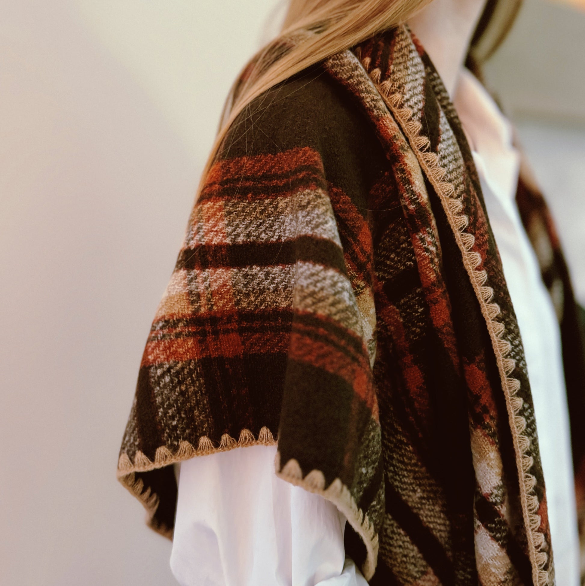 Elevate Your Style with the Luxurious Triangle Shawl Scarf
