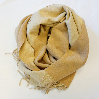 Transform Your Look with the Luxurious Reversible Double-Sided Scarf