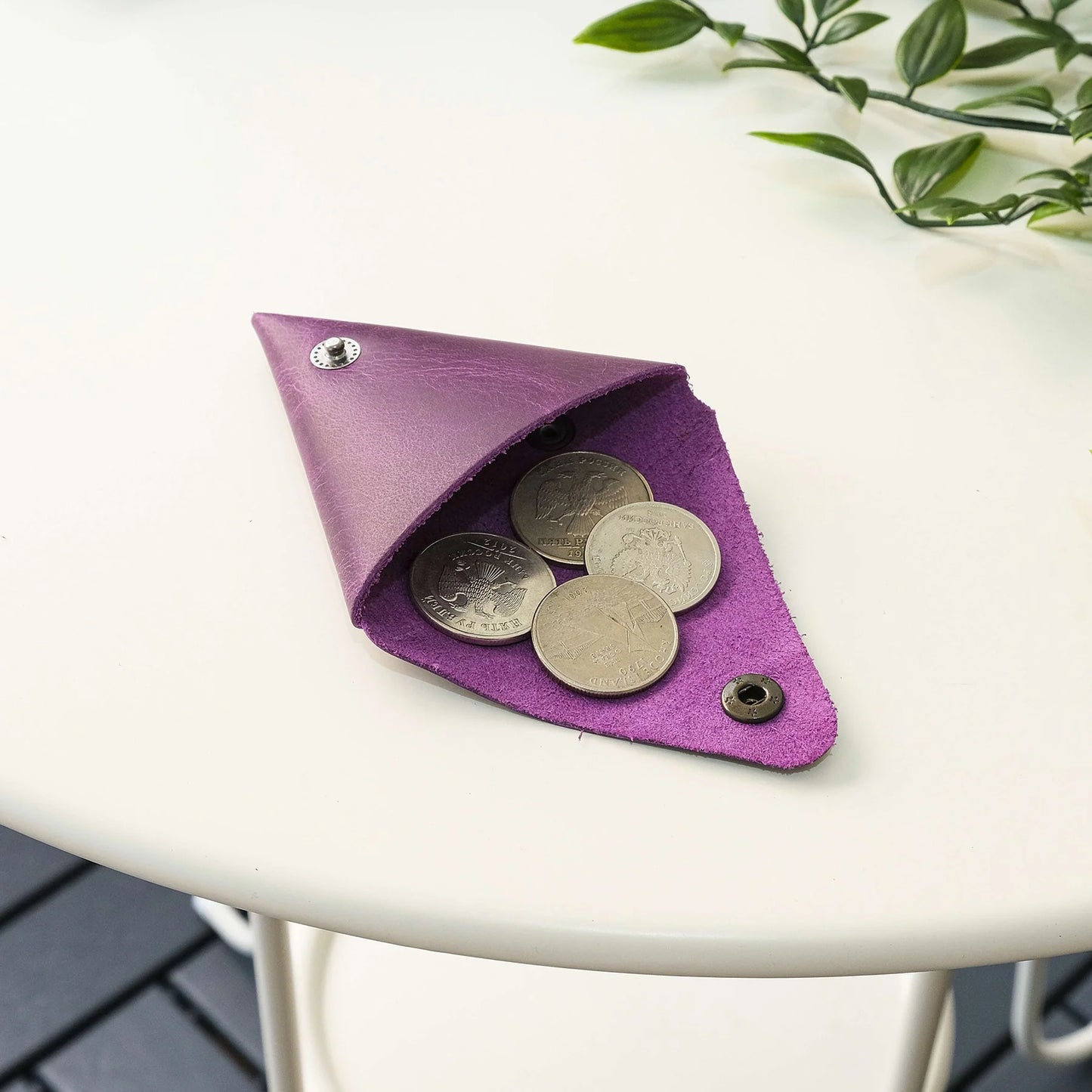 Discover the Elegance of Bamby Genuine Leather Coin Pouch – A Luxurious Minimalist Design for the Modern Man
