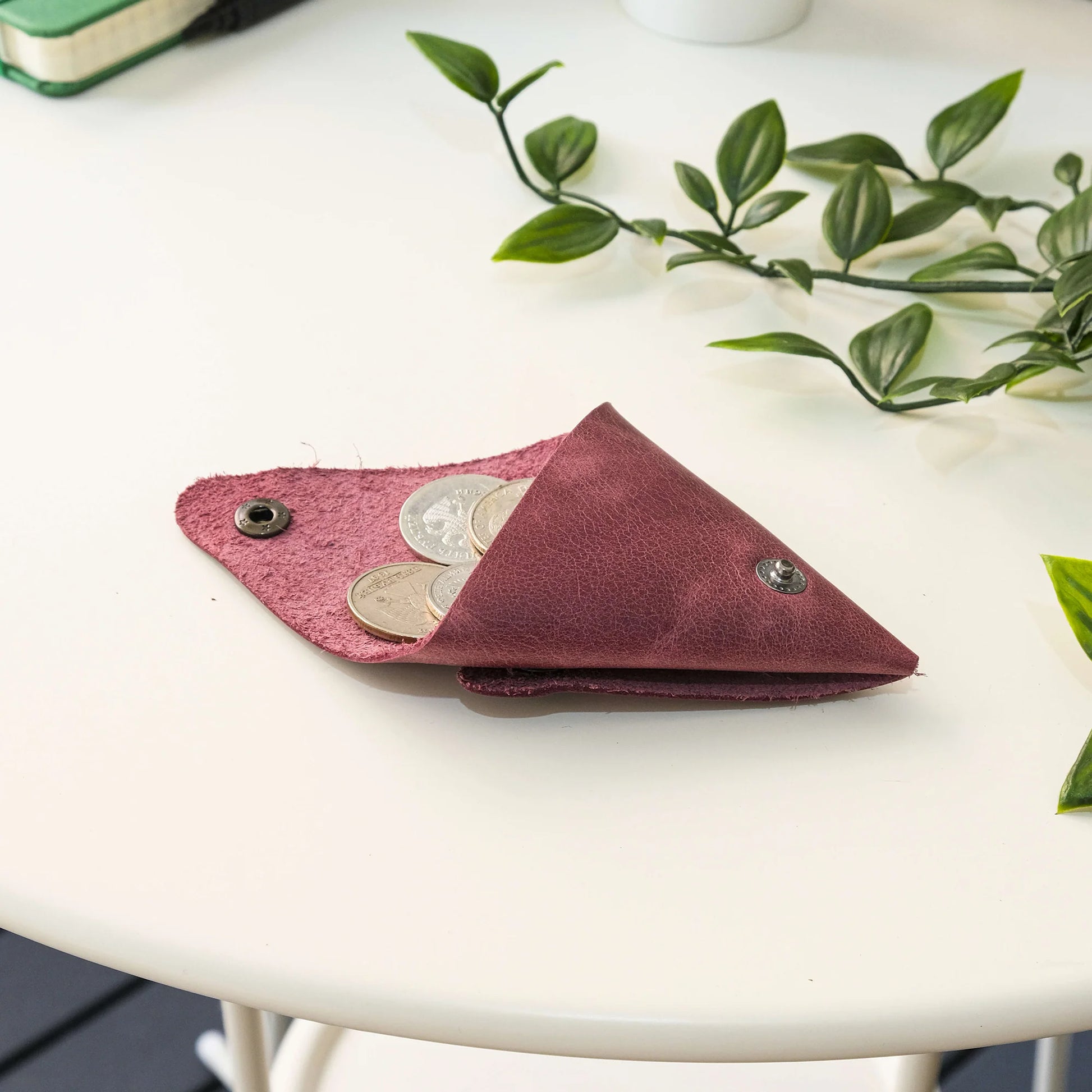 Discover the Elegance of Bamby Genuine Leather Coin Pouch – A Luxurious Minimalist Design for the Modern Man