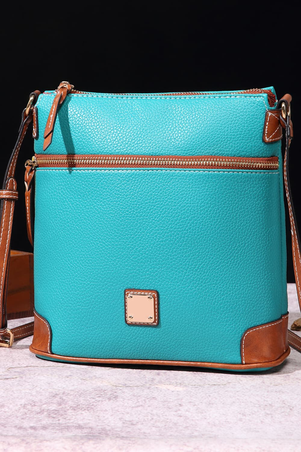 Chic & Versatile Medium PU Leather Crossbody Bag – Your Ultimate Style Companion