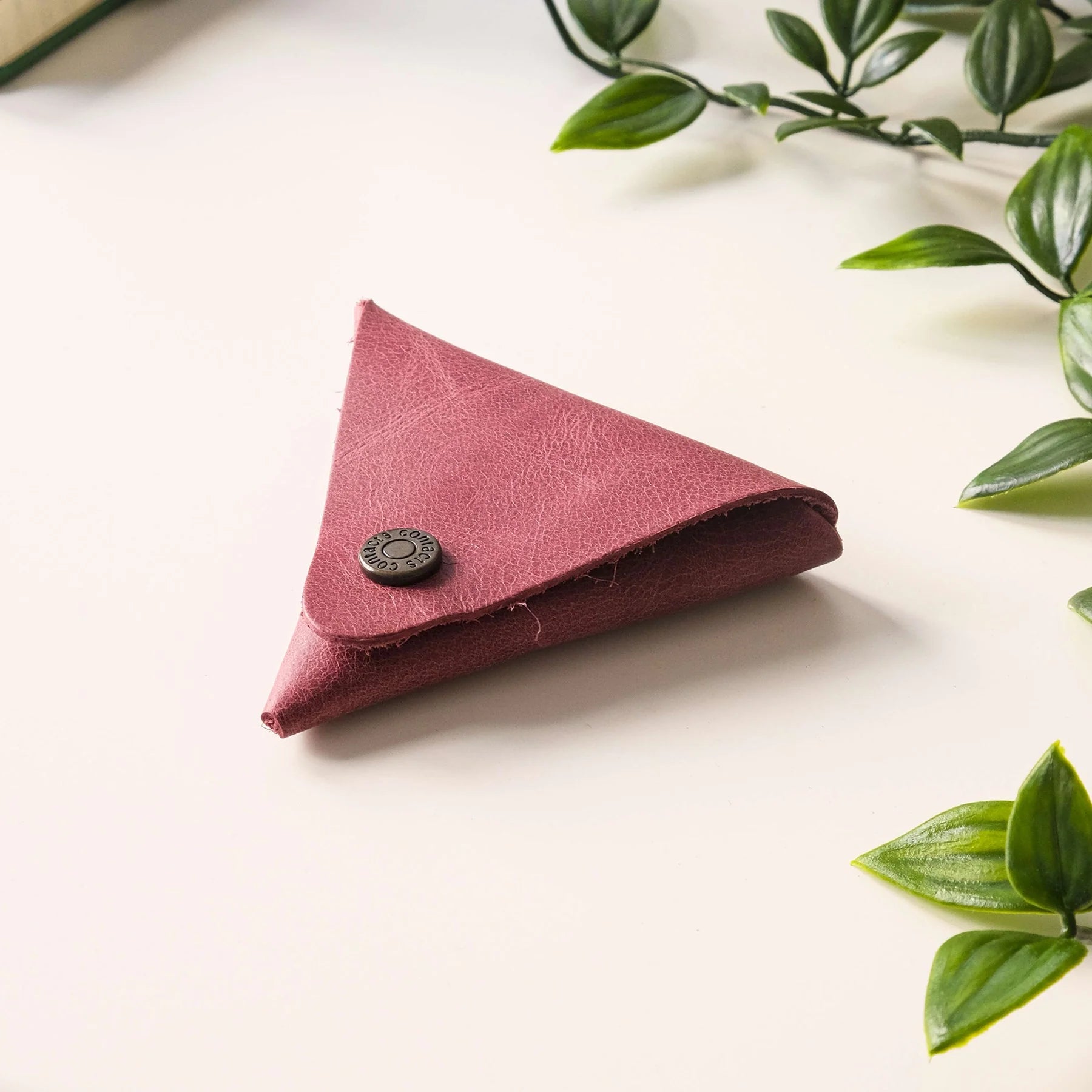 Discover the Elegance of Bamby Genuine Leather Coin Pouch – A Luxurious Minimalist Design for the Modern Man